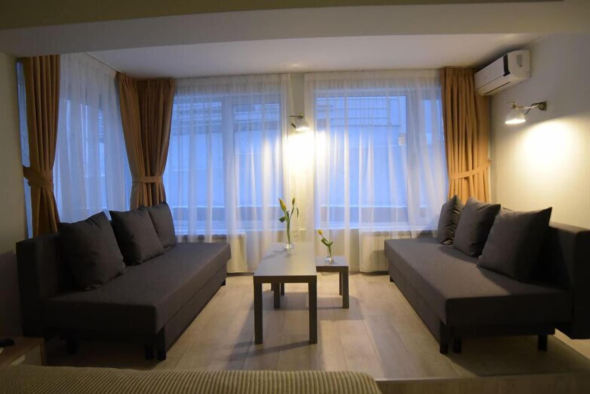 Garni House 46 Plus Belgrado Exterior foto